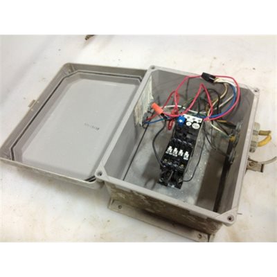 BOITE ELECTRIQUE HERMETIQUE. 8X11X5POUVES BOITE ELECTRIQUE HERMETIQUE. 8X11X5POUVES
