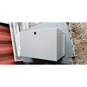 BOITE ELECTRIQUE ETANCHE AVEC BARRURE 10X16 1 / 2X7