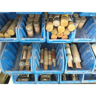 FUSIBLE MOYEN 35A - 70A USAGE