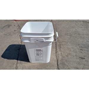 CONTENANT 0017L, PLASTIQUE 9PO X 9PO X 13PO AVEC COUVERCLE