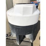 RÉSERVOIR 175 GAL EN PLASTIQUE SUR PIED