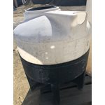 RÉSERVOIR 175 GAL EN PLASTIQUE SUR PIED