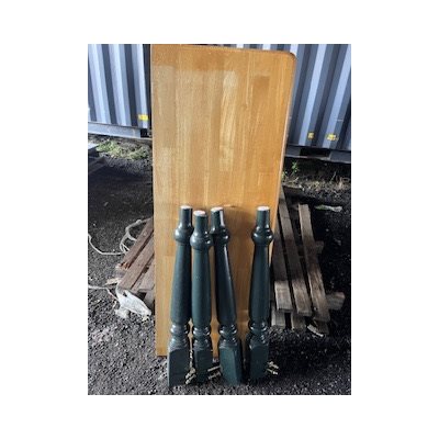BUREAU 18PO X 48PO EN BOIS AVEC 2 TIROIRS - PATTES VERTES BUREAU 18PO X 48PO EN BOIS AVEC 2 TIROIRS - PATTES VERTES