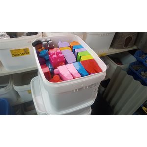 PETITE CAISSE DE MEGABLOCKS 135+ PIECES