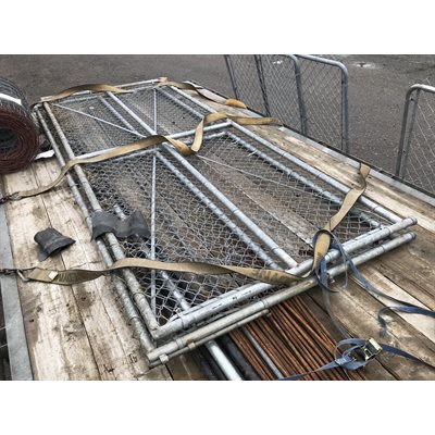 PORTE DE CLÔTURE EN CHAÎNE DE MAILLE 72PO X 144PO PORTE DE CLÔTURE EN CHAÎNE DE MAILLE 72PO X 144PO