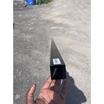 POTEAU D'ALUMINIUM 2PO X 2PO X 106PO - NOIR