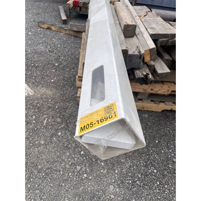 SECTION DE RAMPE DE PVC POTEAU 5PO X 5PO X 108PO - BLANC SECTION DE RAMPE DE PVC POTEAU 5PO X 5PO X 108PO - BLANC