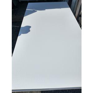 PANNEAU DE CONTREPLAQUE LAMINE DE PLASTIQUE NRP 45 / 64 GRIS
