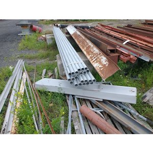 TUYAU GALVANISÉ 2 1 / 2PO X 22 A 24PI DE LONG