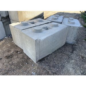 BLOC DE BETON 2X2X4 24PO X 24PO X 48PO AVEC CLÉ