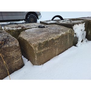 BLOC DE BÉTON 30PO X 41PO X 19PO AVEC CLÉ