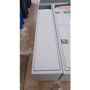 CHUTE À LINGE GRIS - 16PO X 21PO X 81PO H