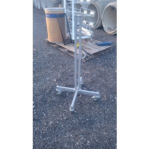 SUPPORT DE MAGASIN A SUPPORT - 26PO X 26PO X 46PO