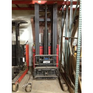 CHARIOT ELEVATEUR TYPE CISEAUX
