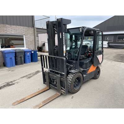 CHARIOT ÉLÉVATEUR DOOSAN 6000LBS G35EC-7 PROPANE 1100HRS